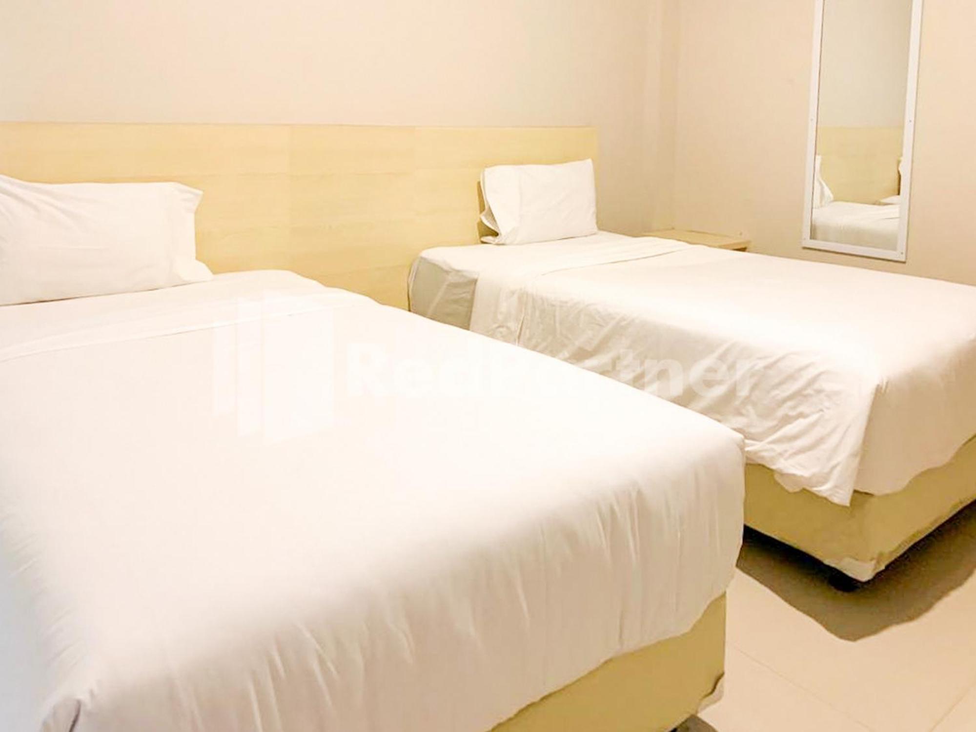 Hotel Andono Near Yia Mitra Reddoorz Temon Εξωτερικό φωτογραφία