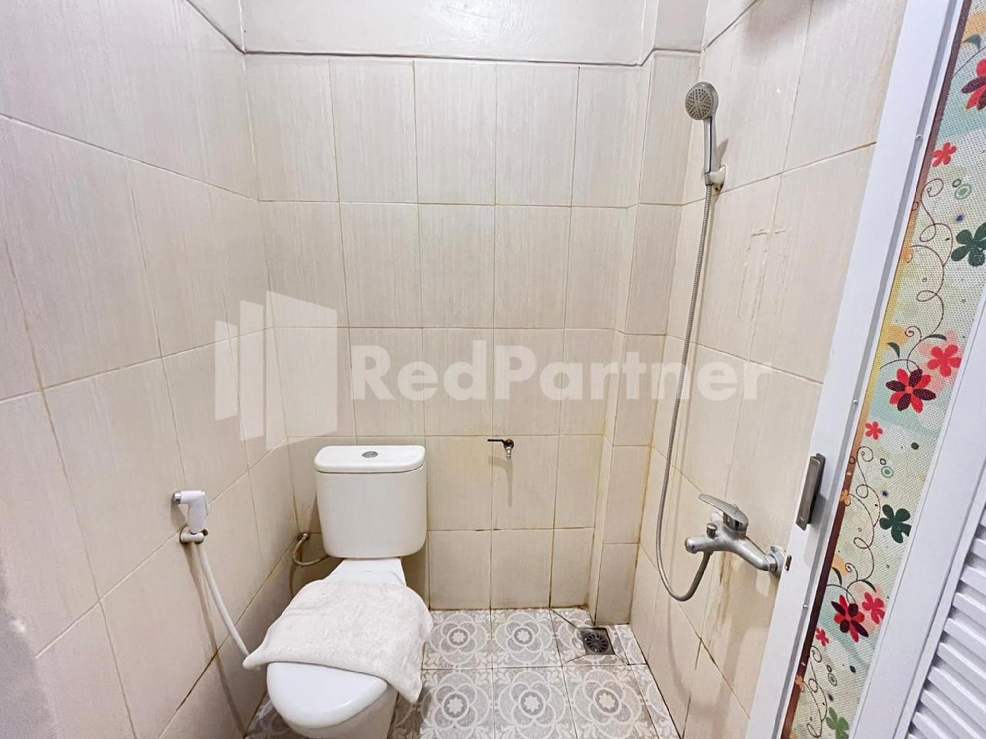 Hotel Andono Near Yia Mitra Reddoorz Temon Εξωτερικό φωτογραφία