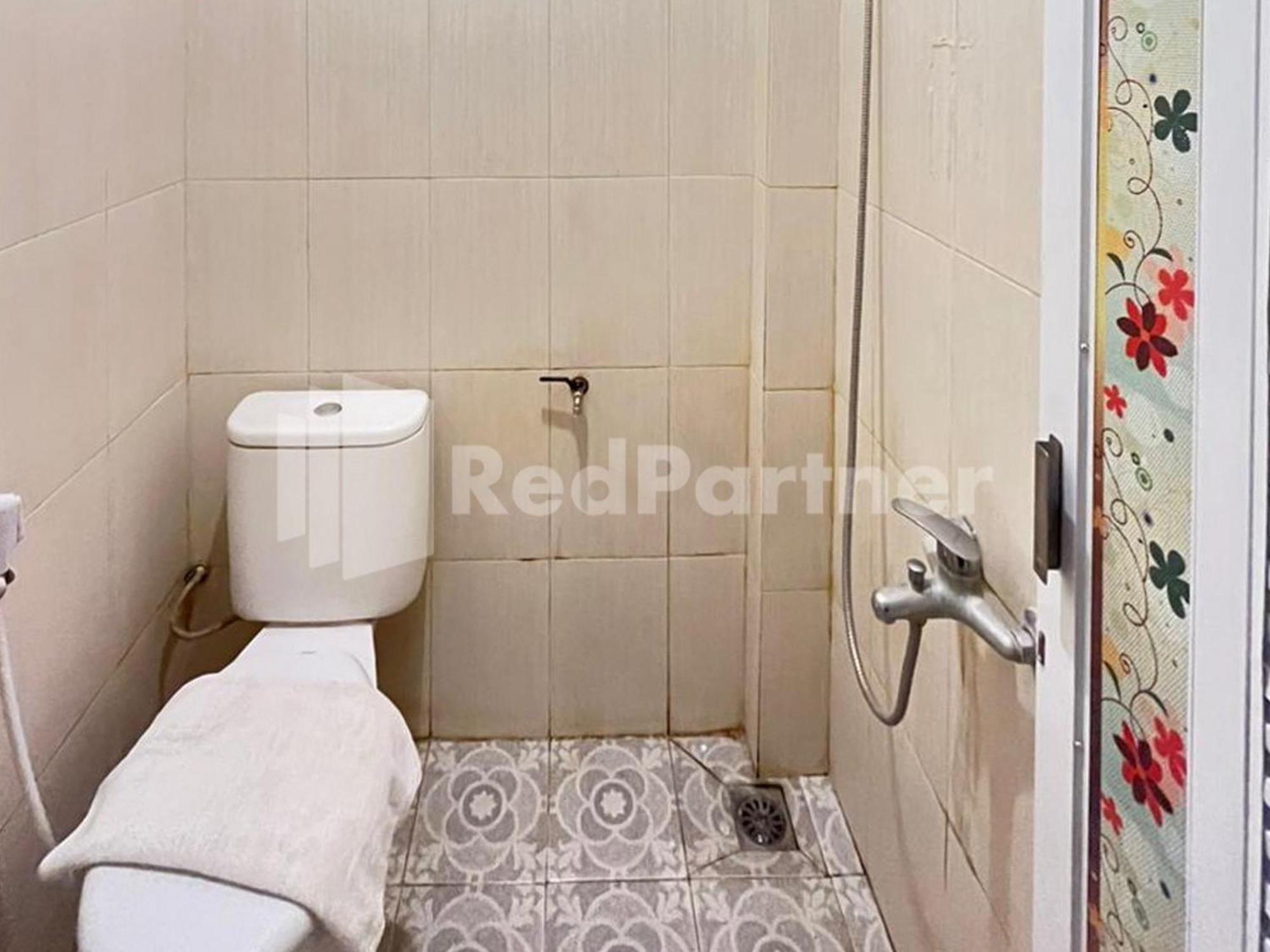 Hotel Andono Near Yia Mitra Reddoorz Temon Εξωτερικό φωτογραφία