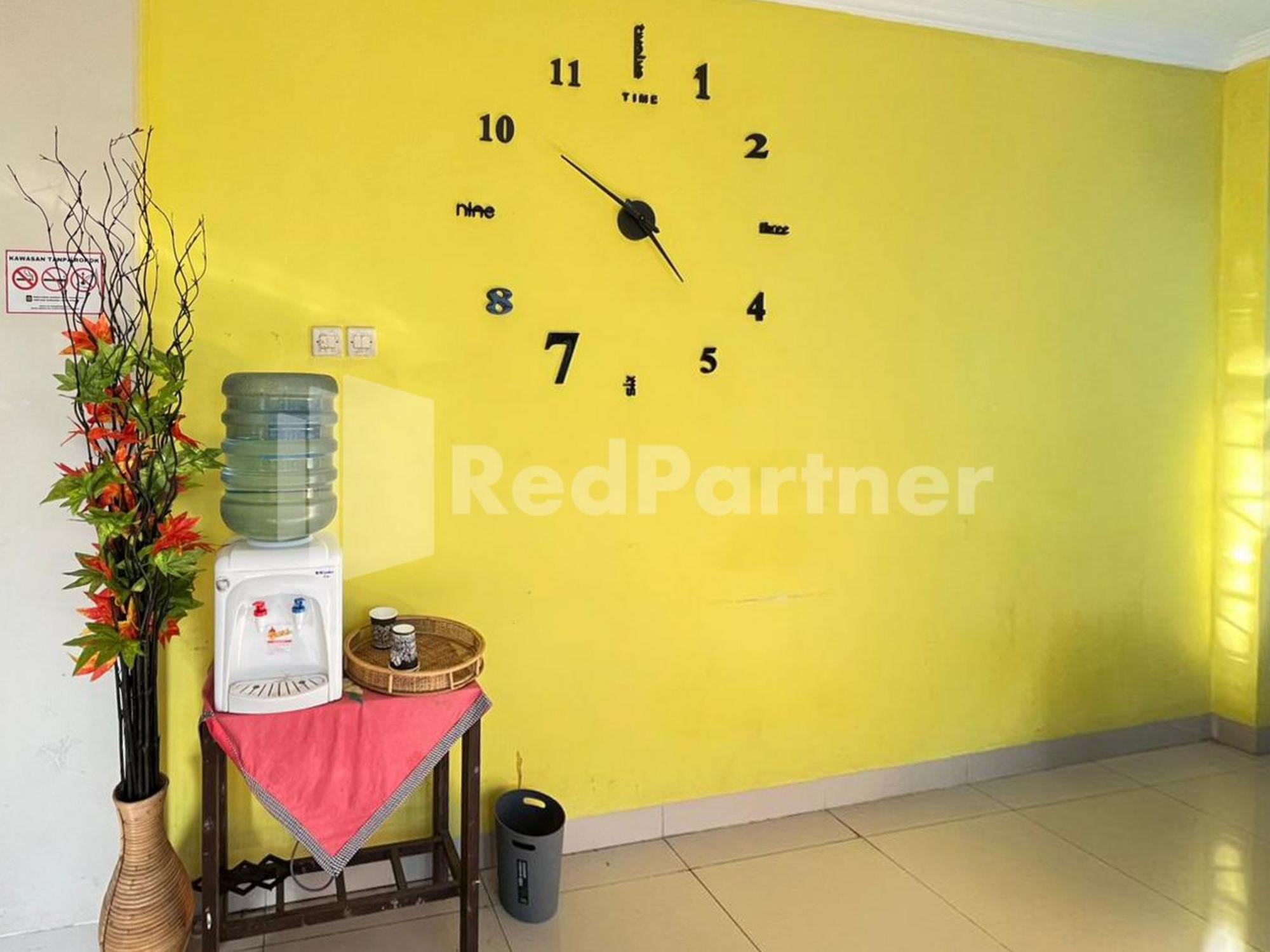 Hotel Andono Near Yia Mitra Reddoorz Temon Εξωτερικό φωτογραφία